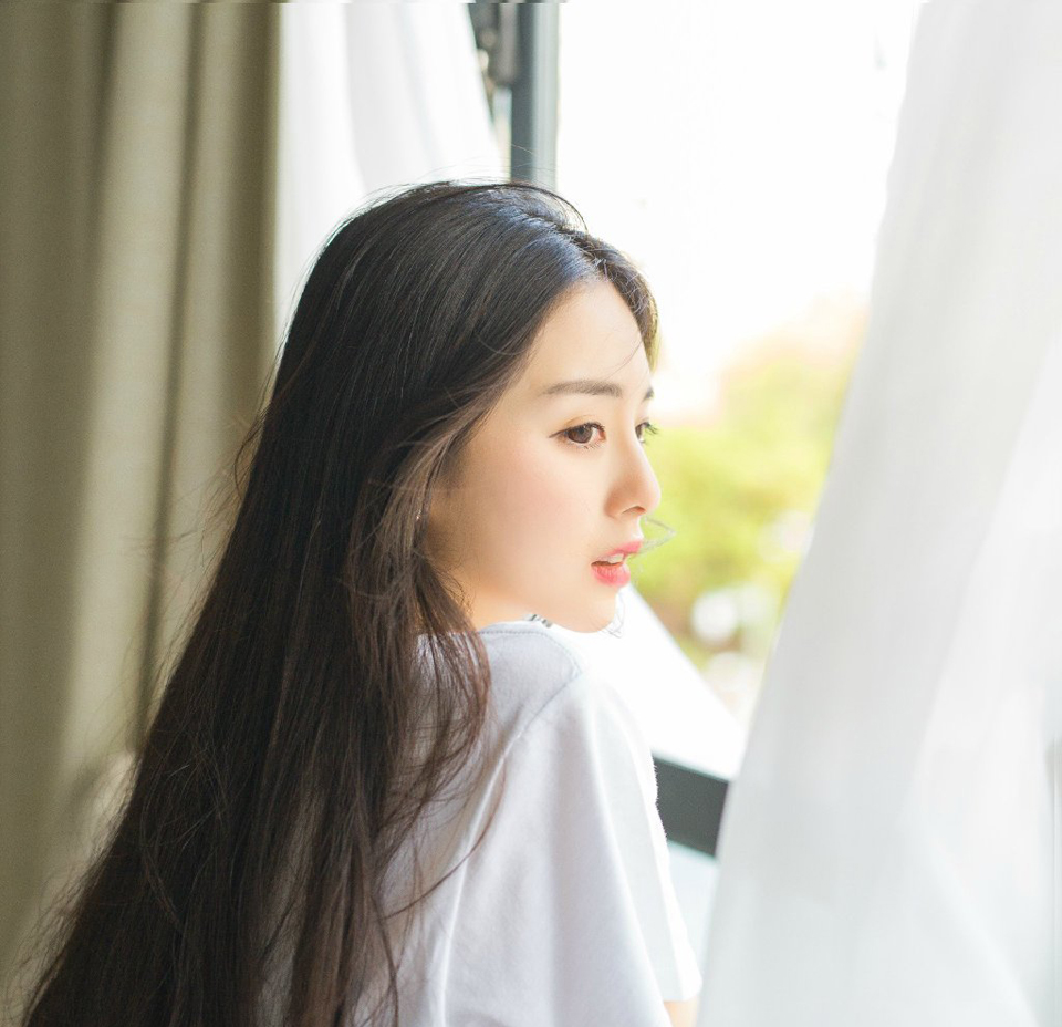 “少主，荆州军已经攻入蜀中，我等恐怕不日便要离开成都，只是成都新定，就请少主坐镇成都吧。”庞统向吕征一拱手道，倒不是敷衍，这种大型战役吕征可没参加过，而且万一有什么闪失，谁都不好交代。